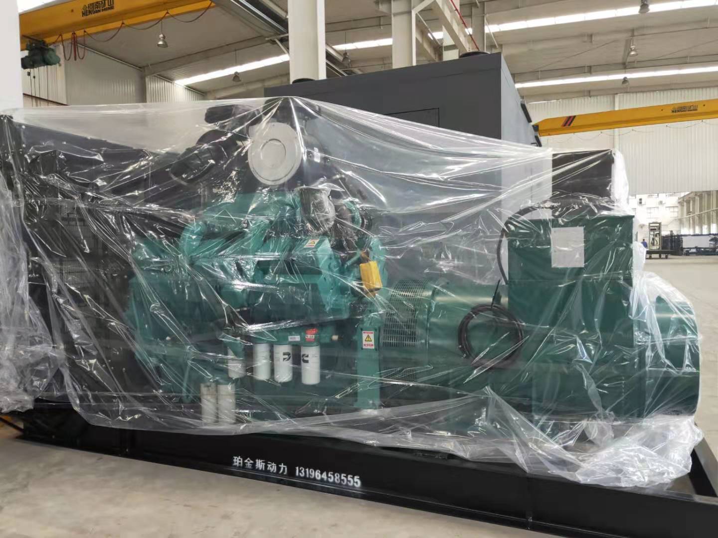 800千瓦重慶康明斯客戶來(lái)廠驗(yàn)貨成功，安排發(fā)貨