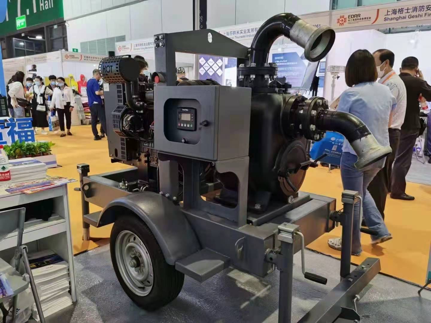 珀金斯發(fā)電機(jī)組參加長三角國際應(yīng)急博覽會